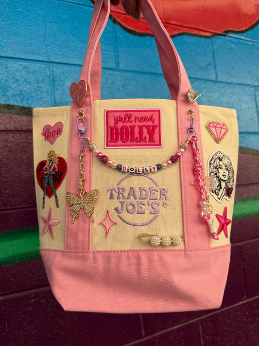 How to Style Dolly Parton Iron-On Patches on a Tote (#DollyDay Edition)